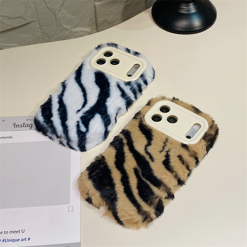 豪華なゼブラ柄ふわふわプラッシュスマホケース iPhone  - Phone Cases Iphone 13 のレビューと価格